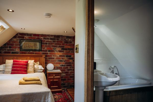 Large Peak District Luxury Cottages sleep 10 to 16