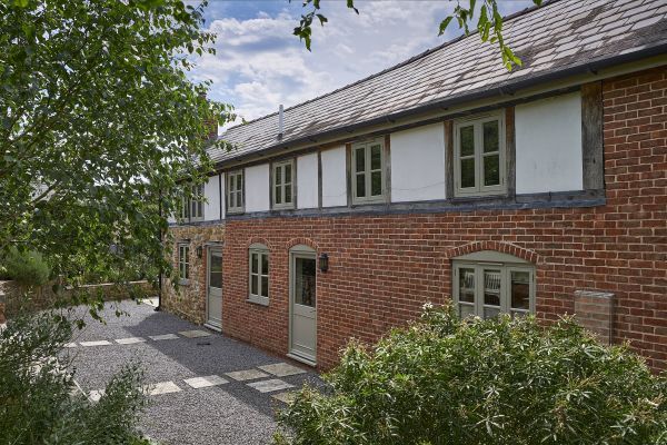 Sleeps 7+1, 5* Gold, Lovely clean Cottage in rural location with shared games room 