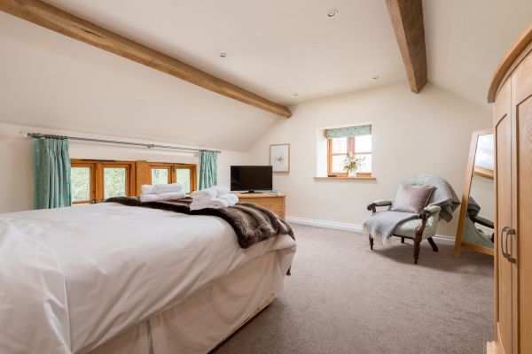 Sleeps 7+1, 5* Gold, Lovely clean Cottage in rural location with shared games room 