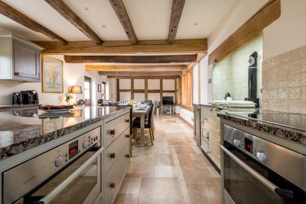 Sleeps 7+1, 5* Gold, Lovely clean Cottage in rural location with shared games room 