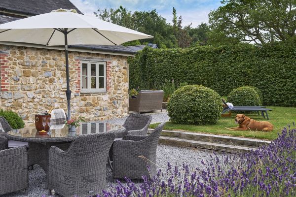 Sleeps 7+1, 5* Gold, Lovely clean Cottage in rural location with shared games room 