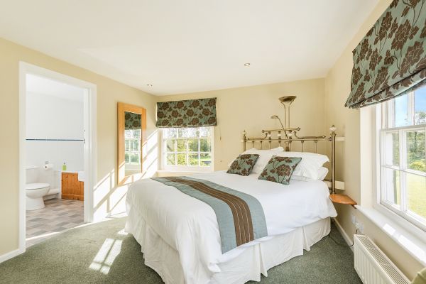 Bedroom with en-suite bathroom