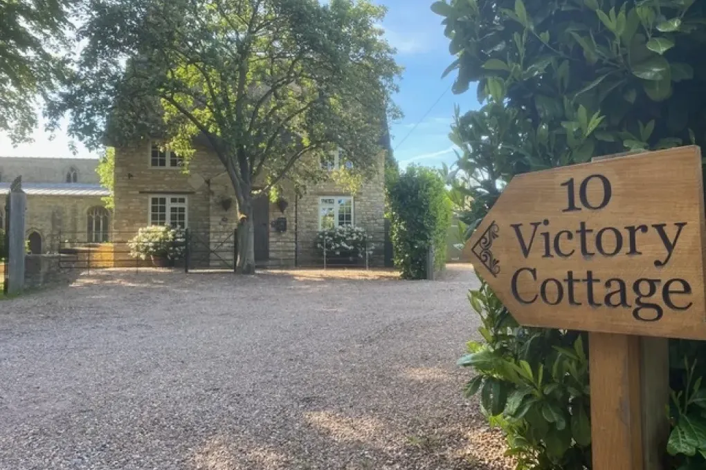 Victory cottage