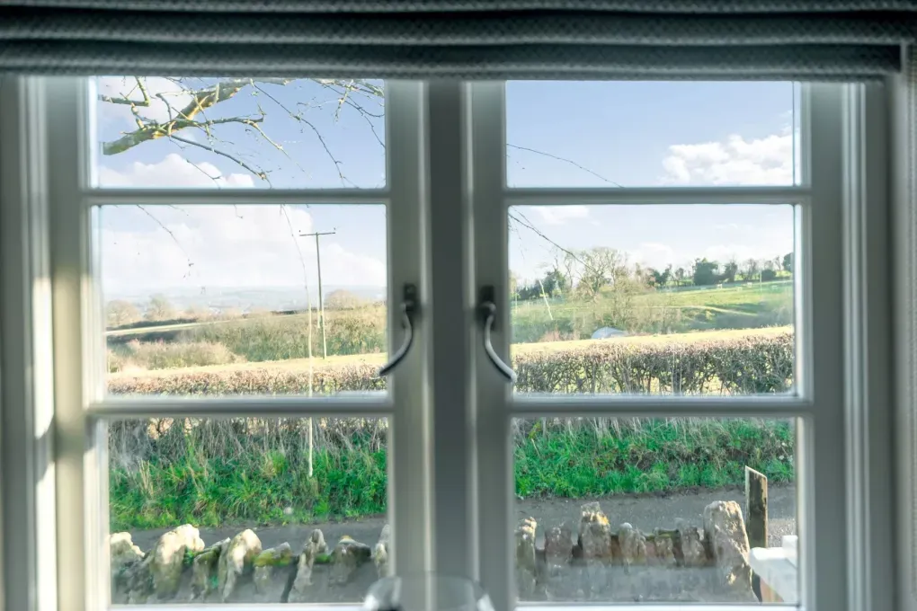 Sleeps 2, Romantic, Modern, Luxurious Cottage with garden, WiFi and Amazing Views
