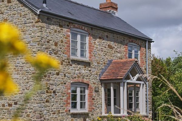 Sleeps 2, Romantic, Modern, Luxurious Cottage with garden, WiFi and Amazing Views