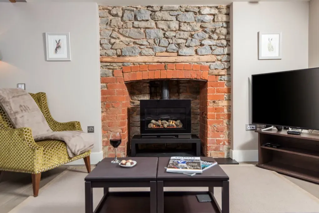 Sleeps 2, Romantic, Modern, Luxurious Cottage with garden, WiFi and Amazing Views