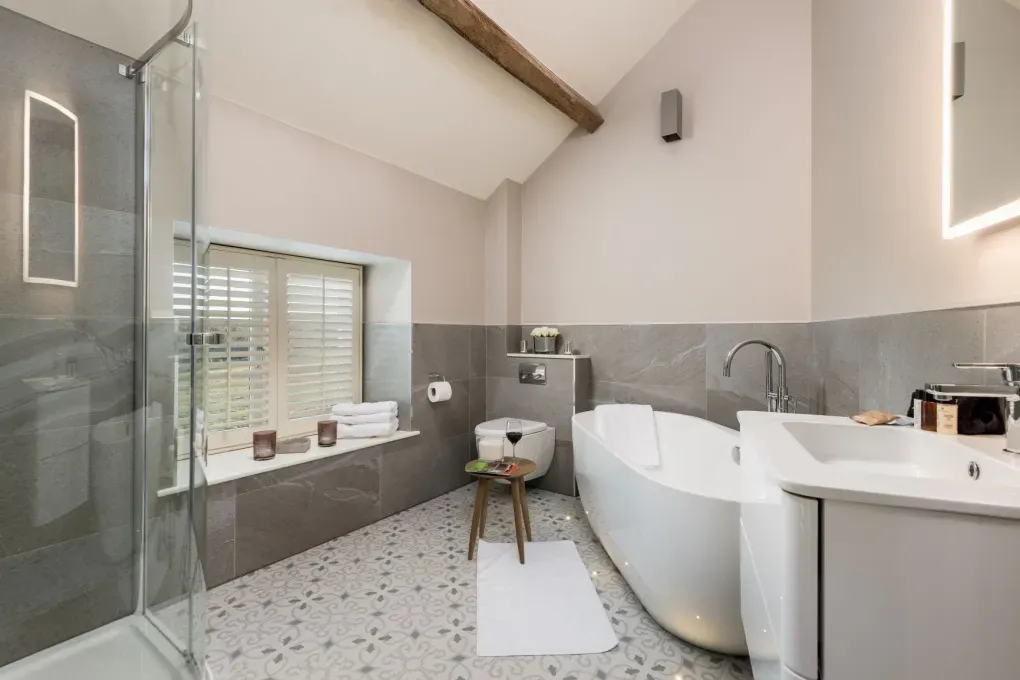 Sleeps 2 Romantic Retreat Stone Cottage with Amazing Views