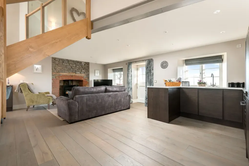 Sleeps 2 Romantic Retreat Stone Cottage with Amazing Views