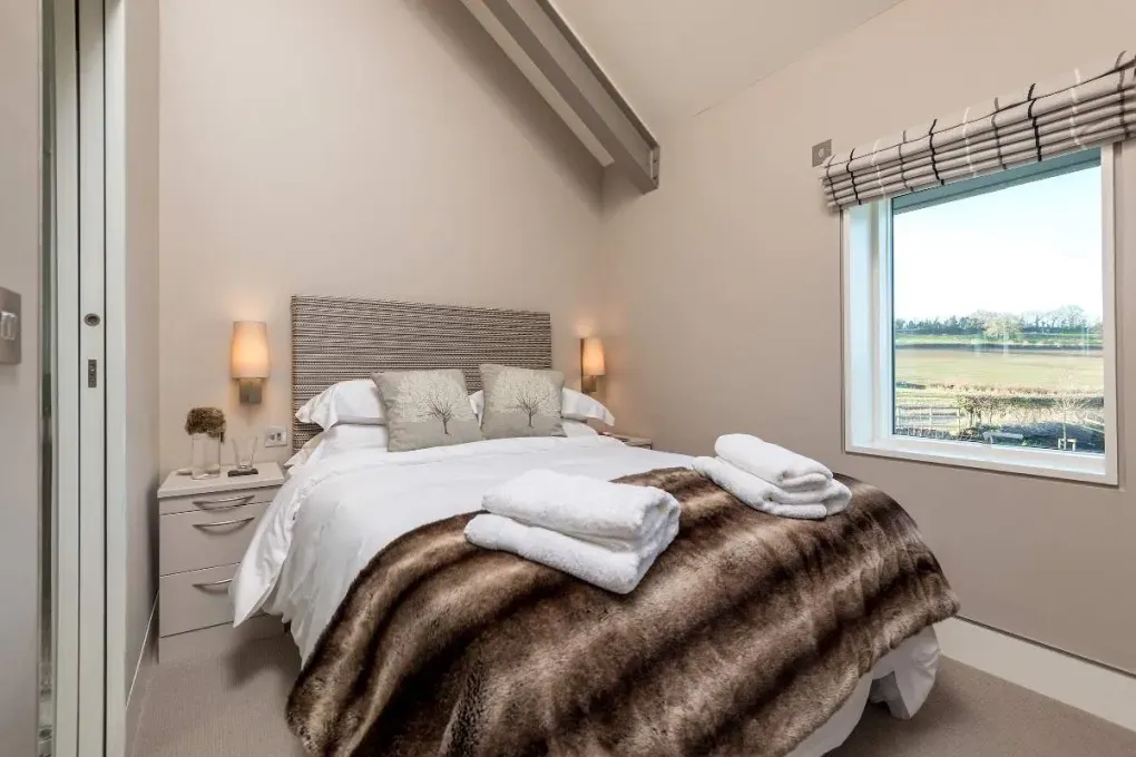 Sleeps 10 Luxury Holiday Rental with downstairs bedroom and bathroom
