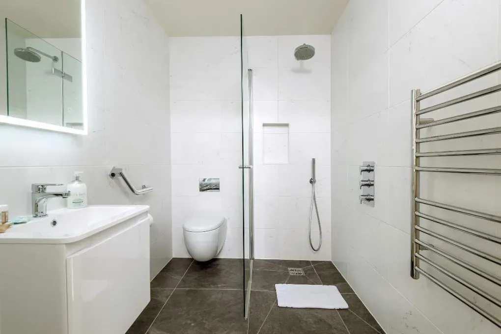 Sleeps 10 Luxury Holiday Rental with downstairs bedroom and bathroom