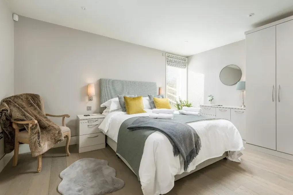 Sleeps 10 Luxury Holiday Rental with downstairs bedroom and bathroom