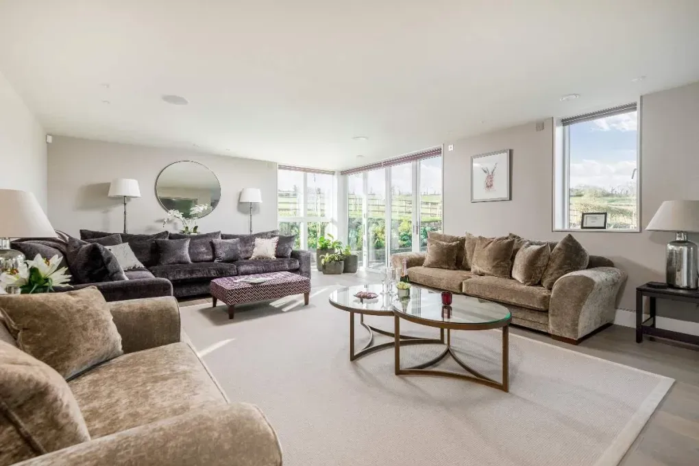 Sleeps 10 Luxury Holiday Rental with downstairs bedroom and bathroom