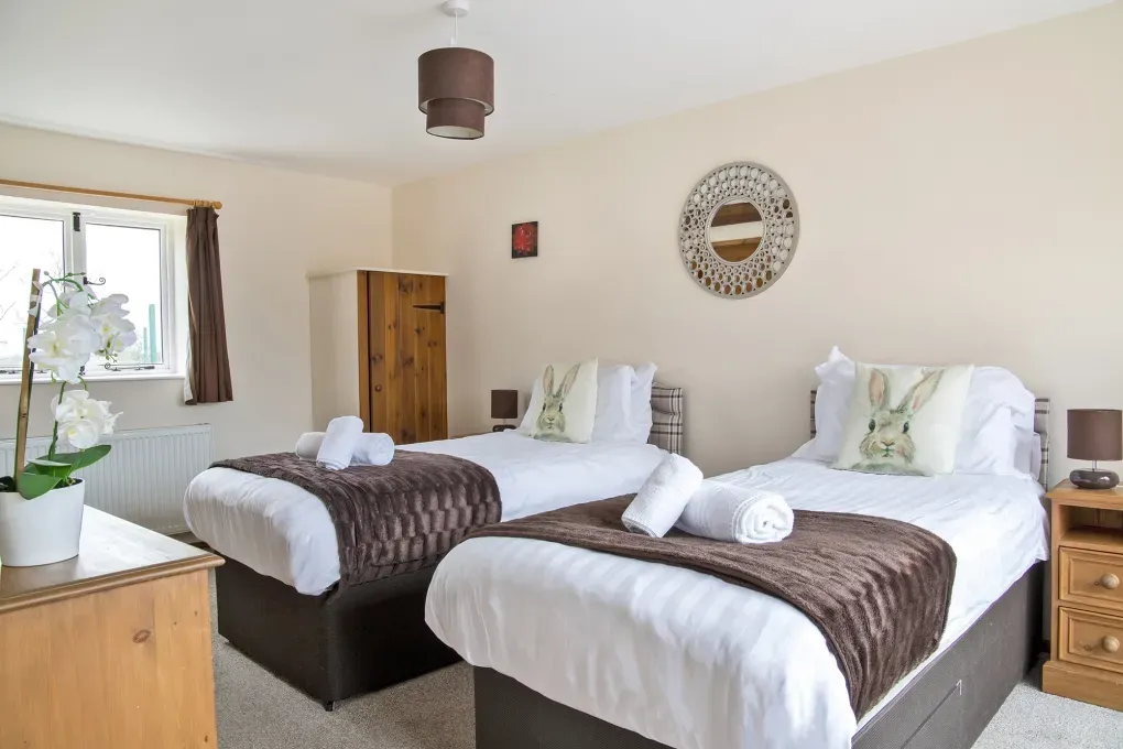 James Parlour - 5 Star with Swimming Pool & Sports Area