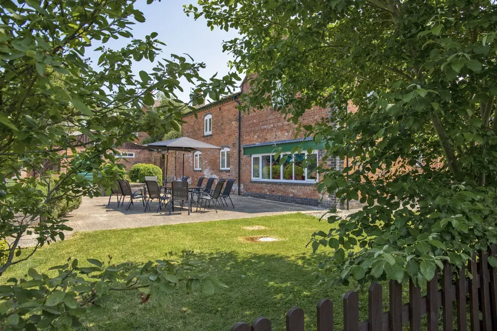 James Parlour - 5 Star with Swimming Pool & Sports Area
