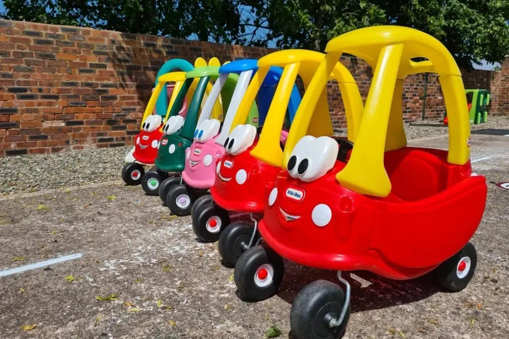 Oliver's Mill- 5 Star Swimming Pool, Toddler Play Area, Sports Area
