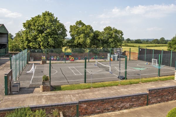 Oliver's Mill with shared Indoor Pool, Sports Court & Play Area