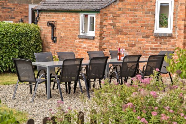 Oliver's Mill with shared Indoor Pool, Sports Court & Play Area