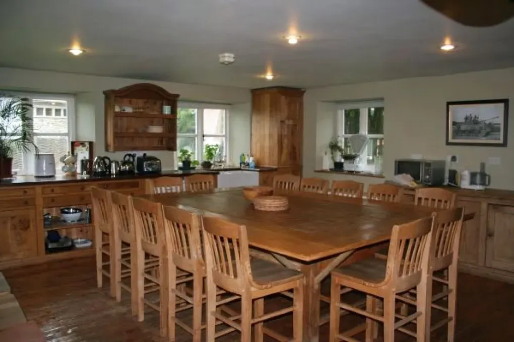 Unusual 8 bedroom accommodation devon
