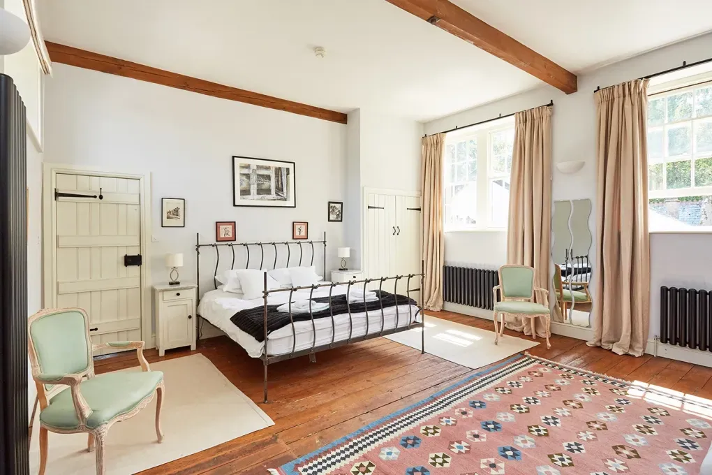 Luxury large group accommodation