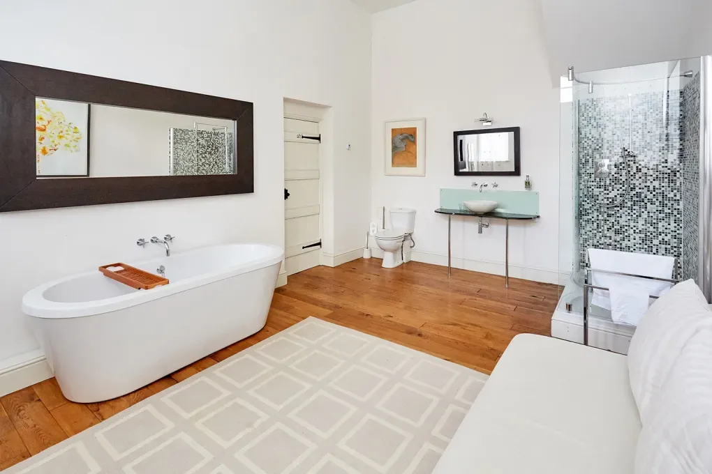 Luxury large group accommodation