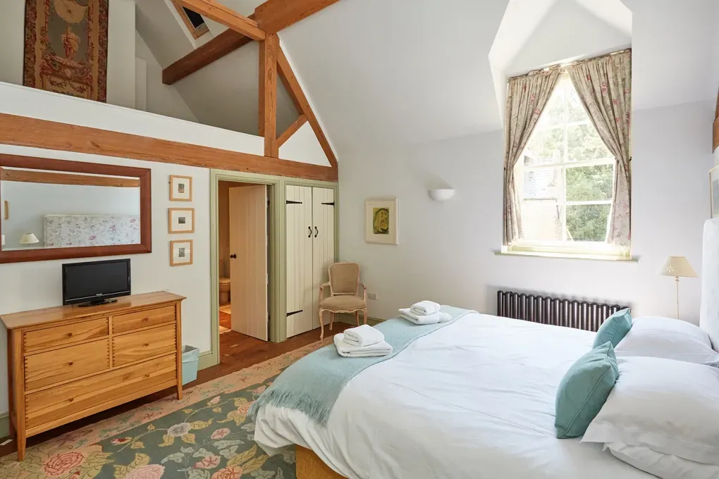 Luxury large group accommodation