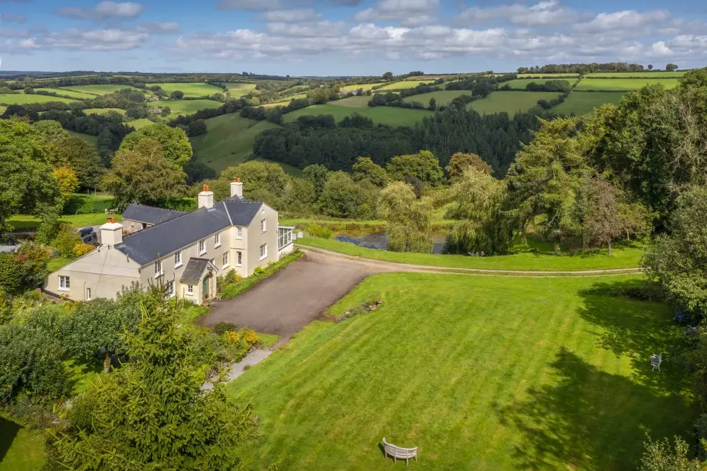 Sleeps 4 Idyllic Farmstay