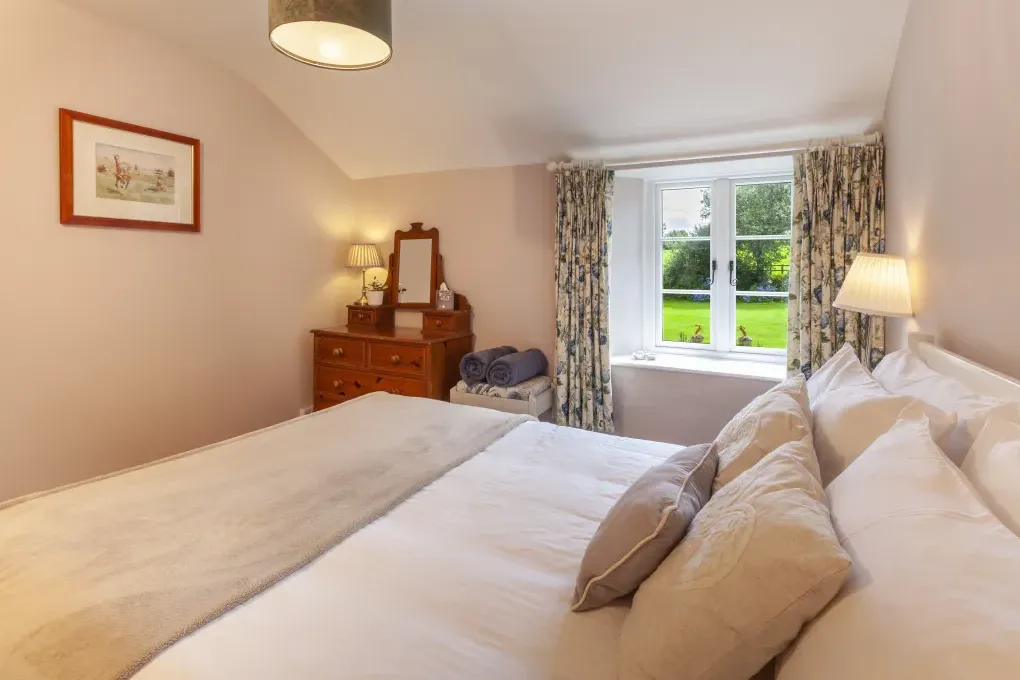 Sleeps 4 Idyllic Farmstay