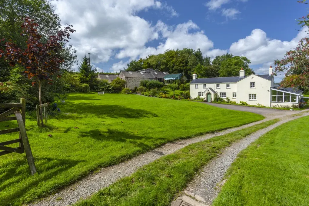 Sleeps 4 Idyllic Farmstay