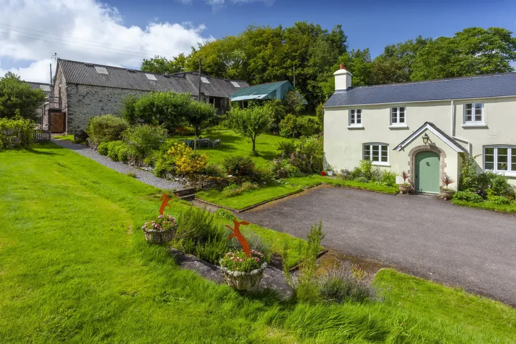 Sleeps 4 Idyllic Farmstay