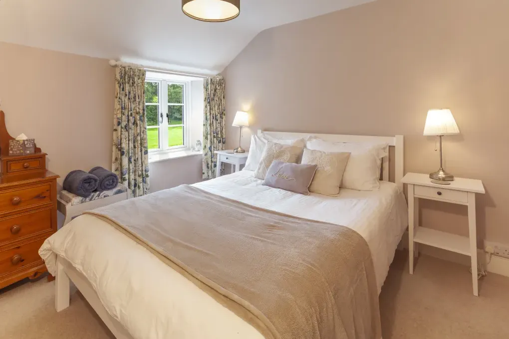 Sleeps 4 Idyllic Farmstay