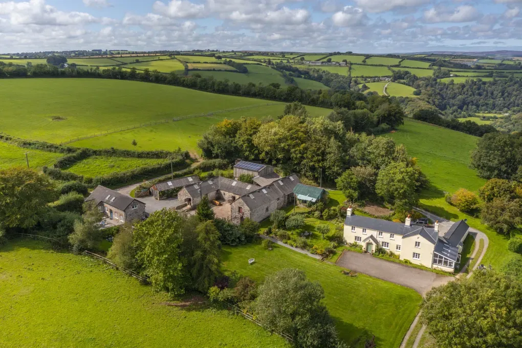 Sleeps 4 Idyllic Farmstay