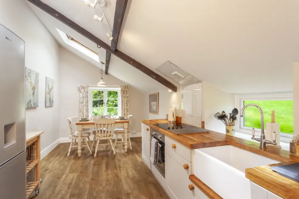 Sleeps 4 Idyllic Farmstay