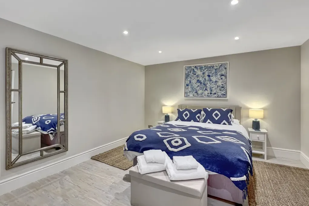 Luxury Sleeps 6 Grooms Cottage
