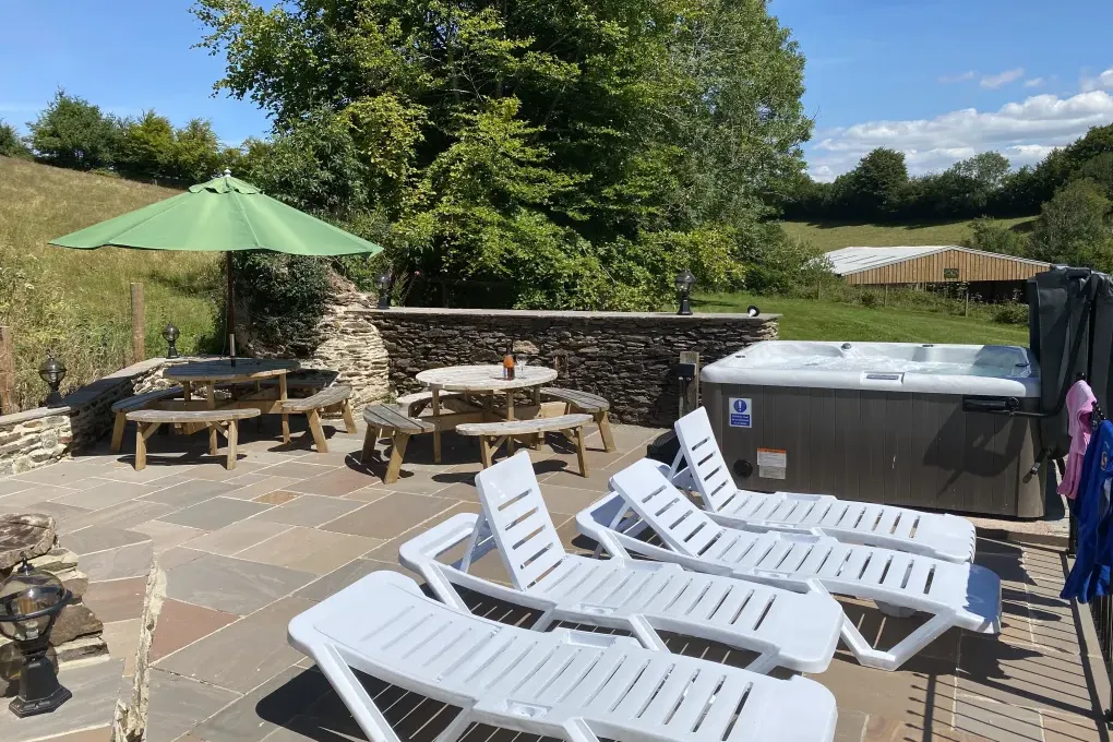 Sun Terrace and hot tub at Midfle Stolford