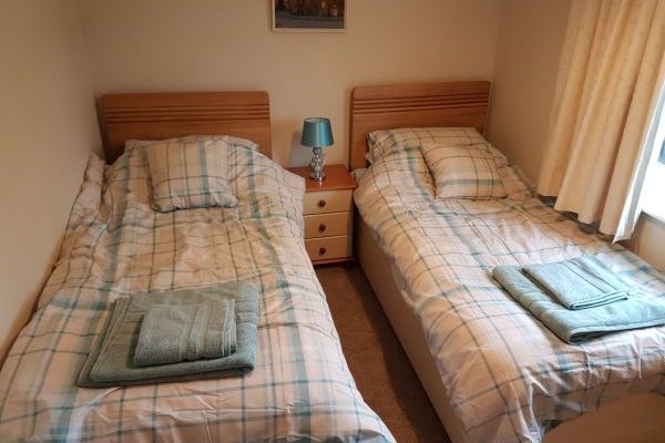 Twin bedroom