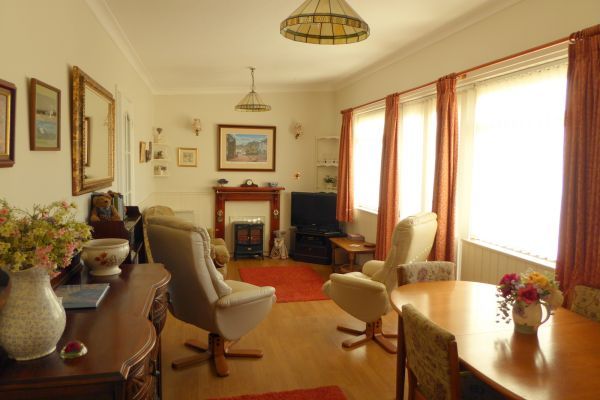 Blue Anchor holiday chalet sleeps four