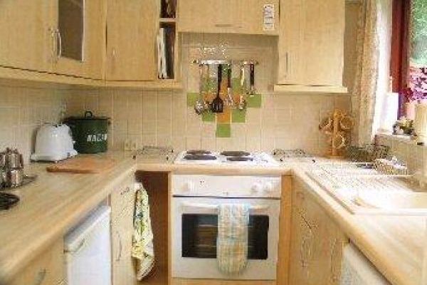 Holiday chalet fitted kitchen washing machine