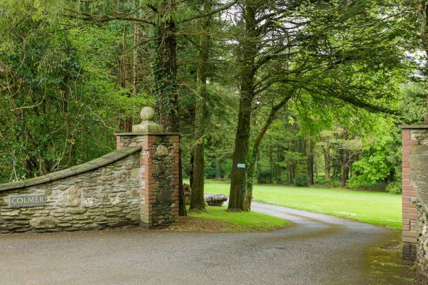 Gatehouse West, Colmer Estate
