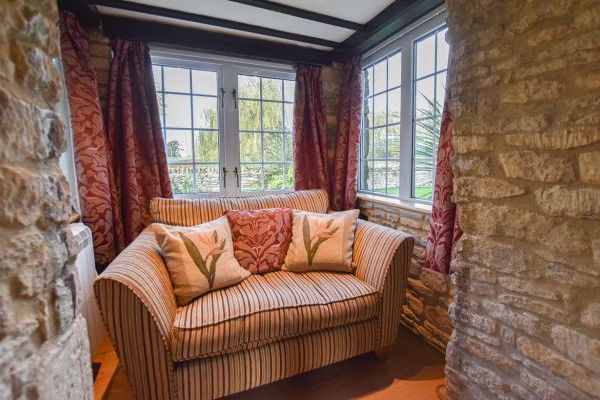 The Cotswold Manor Hall, Exclusive Hot-Tub, Games/Event Barns, 70 acres of Parkland