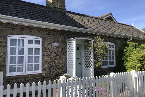 All Seasons Cottage Breaks - Flint Cottage