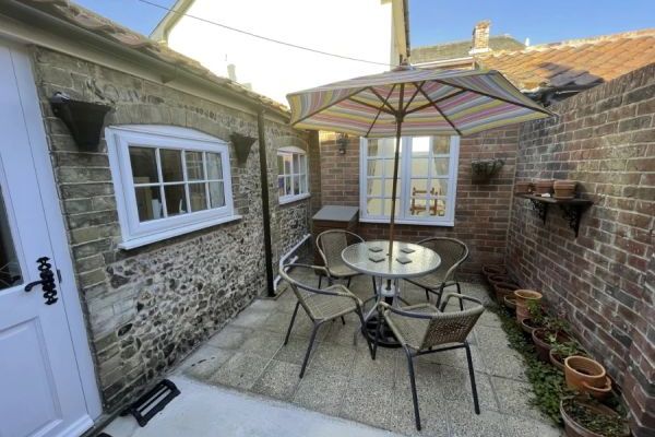 All Seasons Cottage Breaks - Flint Cottage