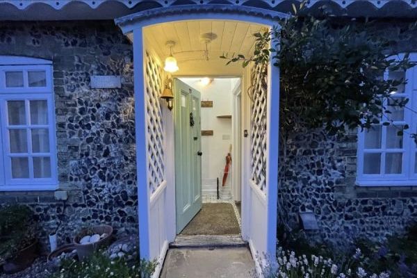 All Seasons Cottage Breaks - Flint Cottage