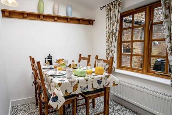 All Seasons Cottage Breaks - Flint Cottage