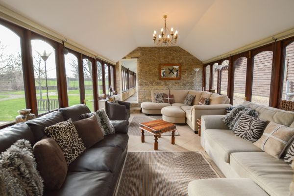 The Cotswold Manor Grange, Exclusive Hot-Tub, Games Barn, 70 acres of Parkland