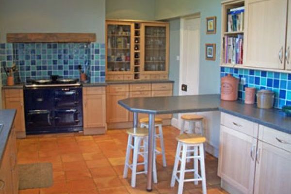 Self-catering country house with well decorated kitchen
