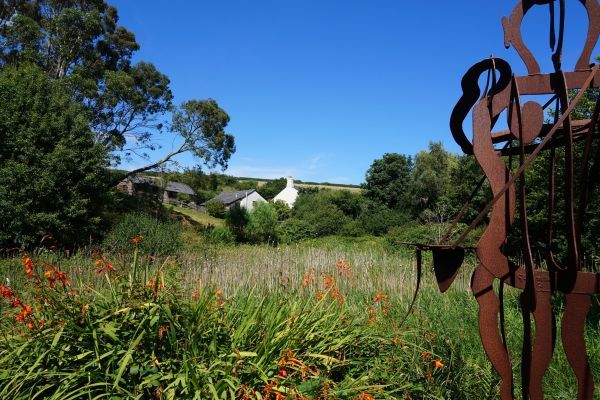 The Dovecote, two bedrooms sleeping 3 with pretty garden, dog friendly