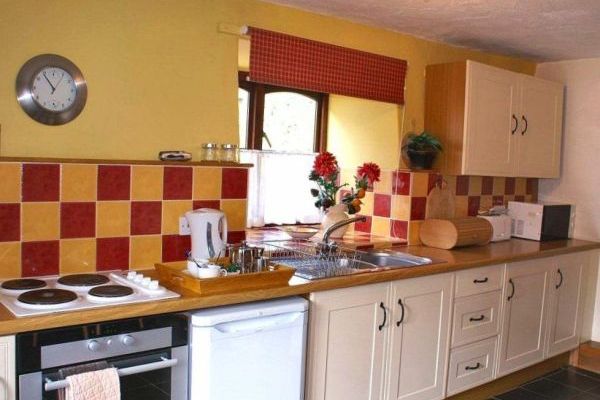The Dovecote, two bedrooms sleeping 3 with pretty garden, dog friendly