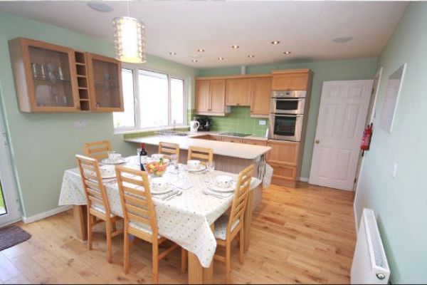Dining for 6 people at South Devon Holiday Bungalow