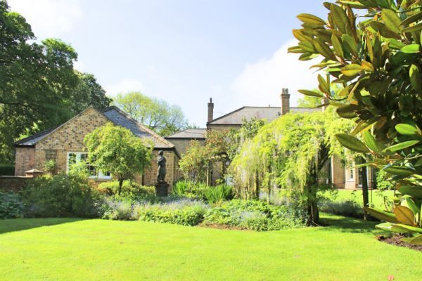 Northolme Hall's Gardens