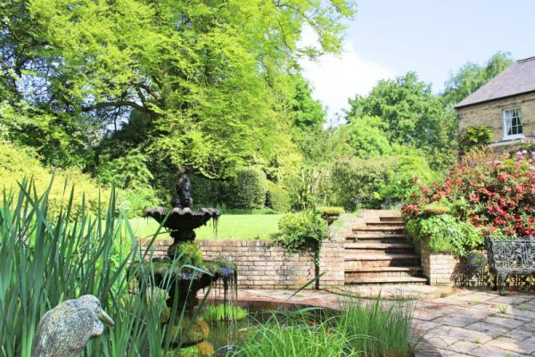 Garden with water feature